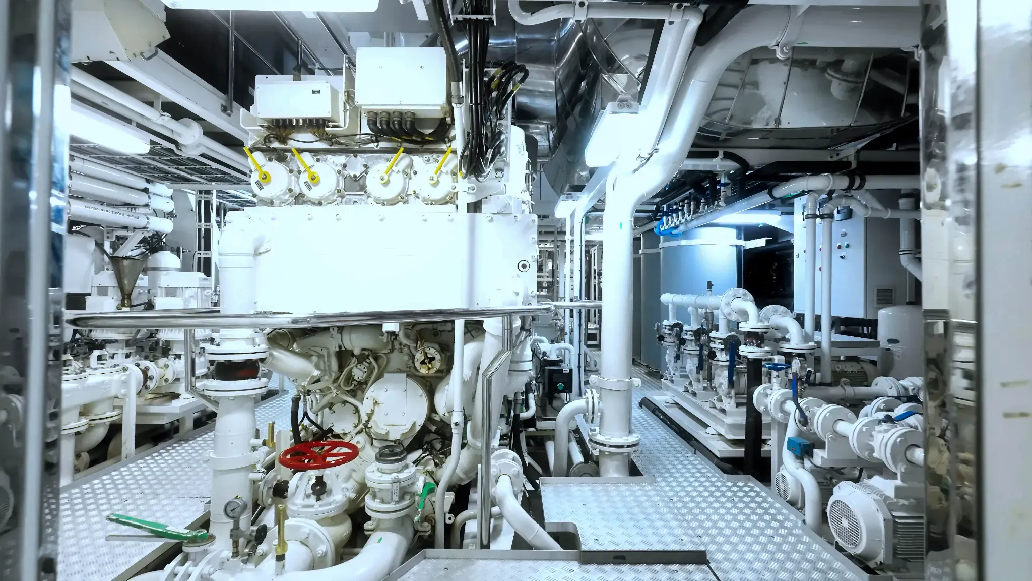 ALFA NERO engine room